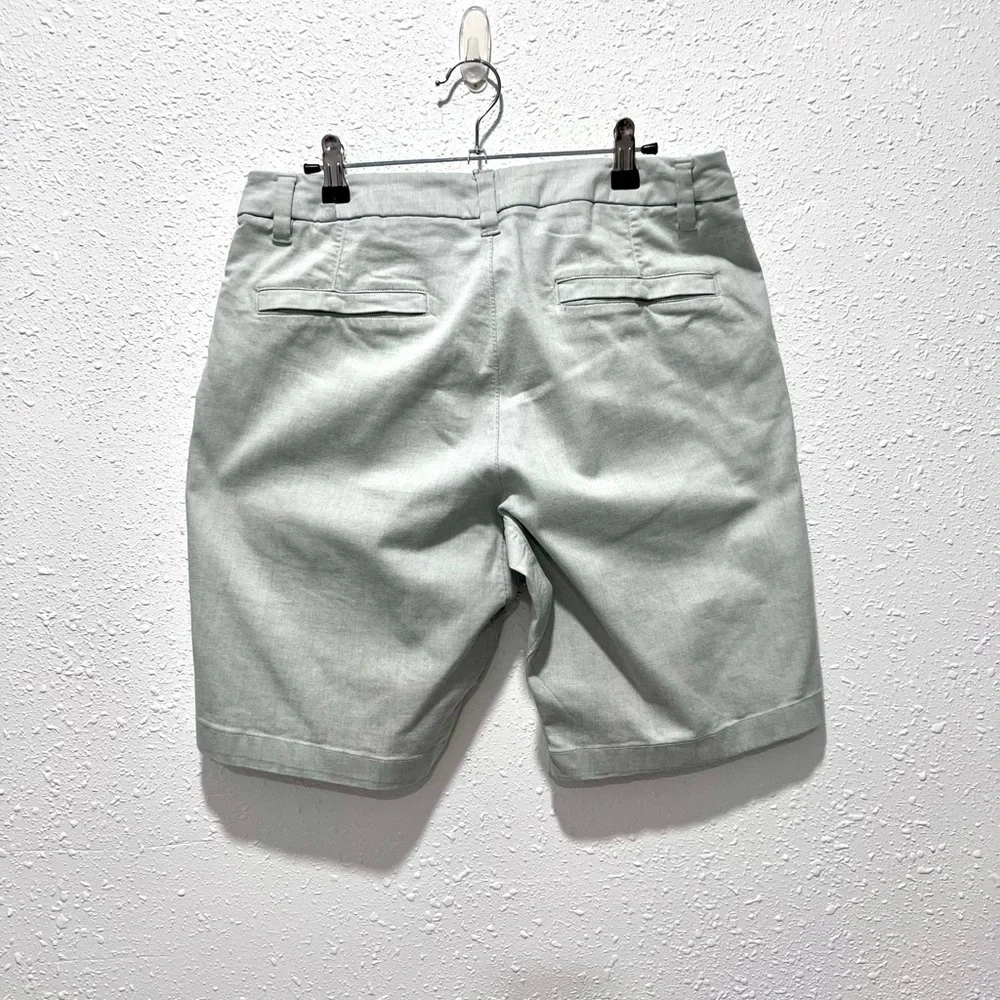 Lululemon qwick oxford Gray Flat Front‎ Shorts 31